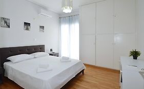 A Spacious Minimal Apatment At Chalandri