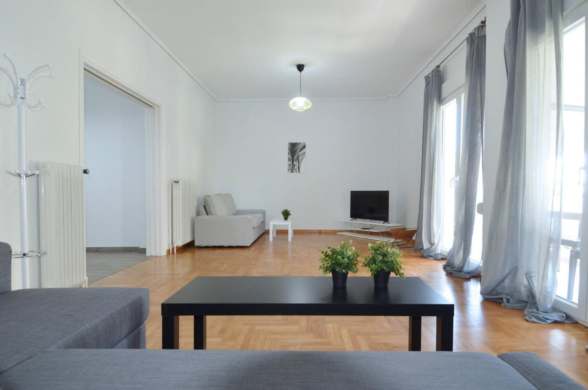 A Spacious Minimal Apatment At Chalandri Αθήνα Εξωτερικό φωτογραφία